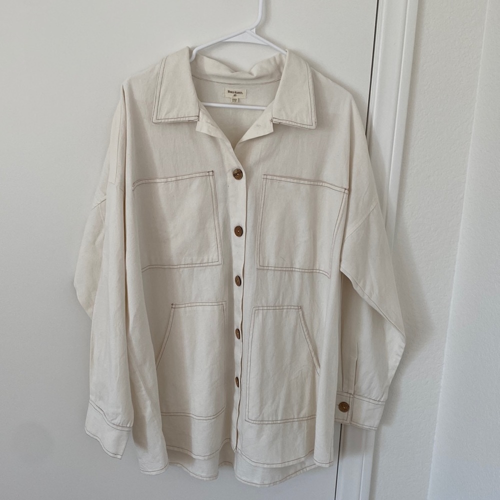 *NEVER WORN* Oversized cream button up